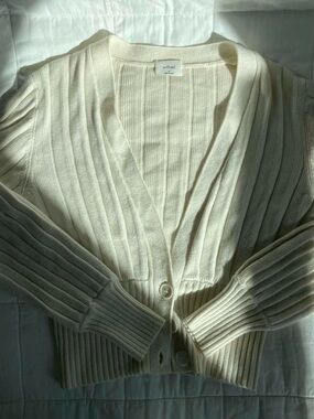 Aritzia Wilfred Free Thais Plunge Front Cream Cardigan - M